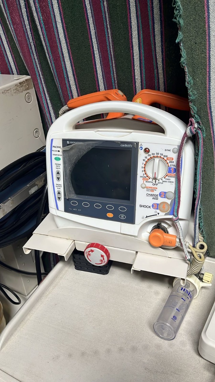 Defibrillator